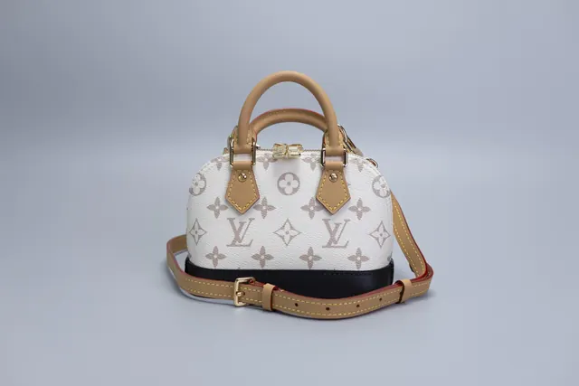 Louis Vuitton Alma — Bolsa de mão