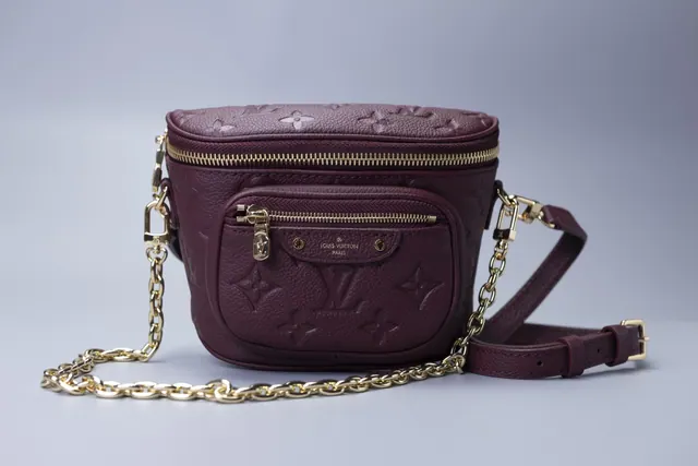 Louis Vuitton Mini Bumbag — Pochete