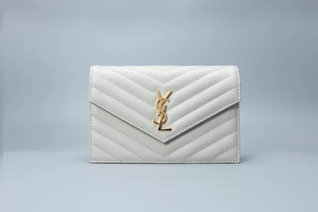 Saint Laurent Cassandre Envelope — Bolsa estilo carteira