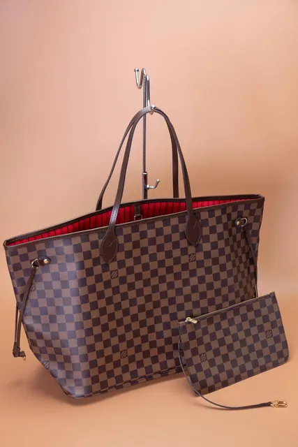 Louis Vuitton Neverfull — Sacola