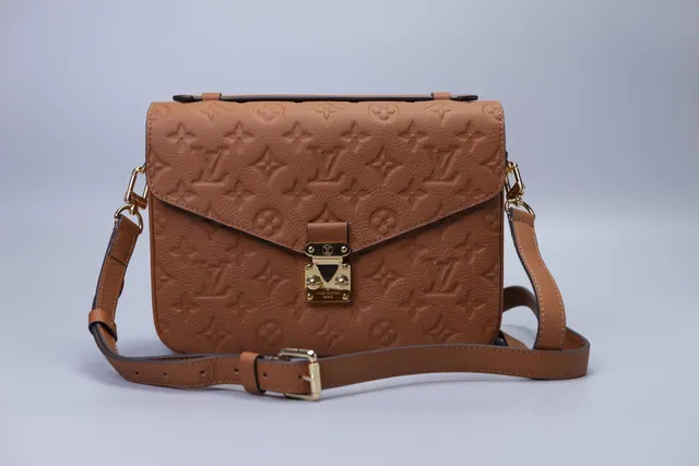 Louis Vuitton Pochette Metis — Bolsa transversal