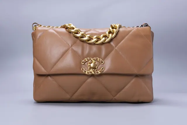 Chanel 19 — Bolsa de ombro