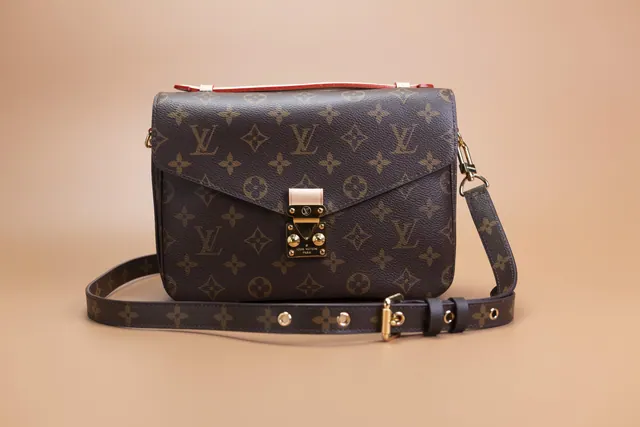 Louis Vuitton Pochette Metis — Bolsa transversal