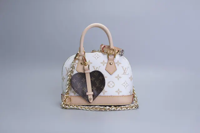 Louis Vuitton Alma — Bolsa de mão