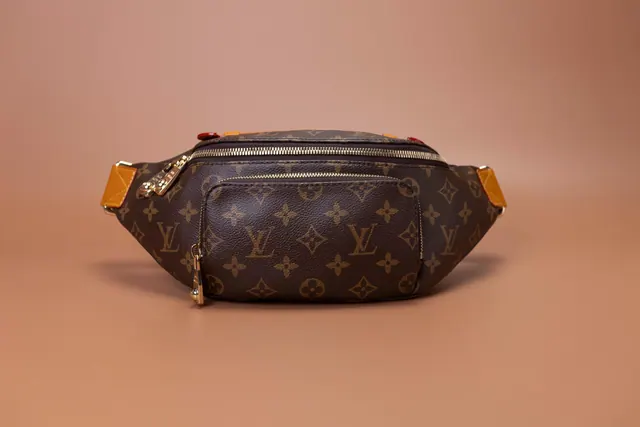 Louis Vuitton Mini Bumbag — Pochete
