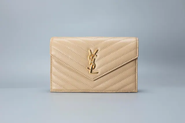 Saint Laurent Cassandre Envelope — Bolsa estilo carteira