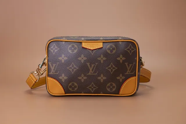 Louis Vuitton Série a confirmar — Bolsa transversal