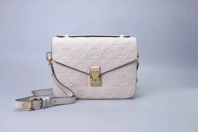 Louis Vuitton Pochette Metis — Bolsa transversal