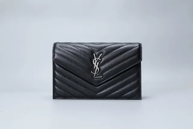 Saint Laurent Cassandre Envelope — Bolsa estilo carteira