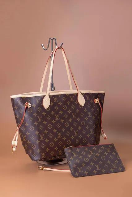 Louis Vuitton Neverfull — Sacola