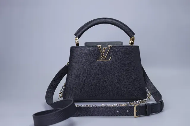Louis Vuitton Capucines — Bolsa de mão