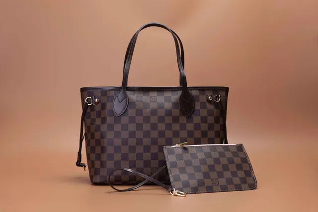 Louis Vuitton Neverfull — Sacola