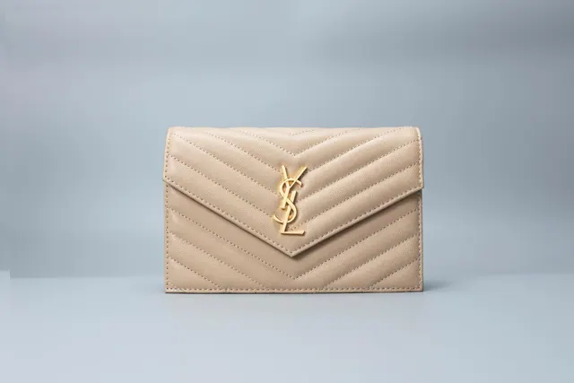 Saint Laurent Cassandre Envelope — Bolsa estilo carteira
