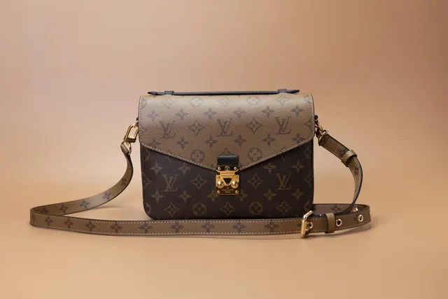 Louis Vuitton Pochette Metis — Bolsa transversal