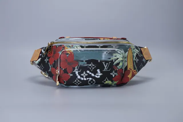Louis Vuitton Mini Bumbag — Pochete